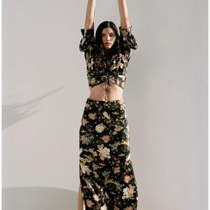 ZARA Floral Print cut-out Skirt with Slit Size XS